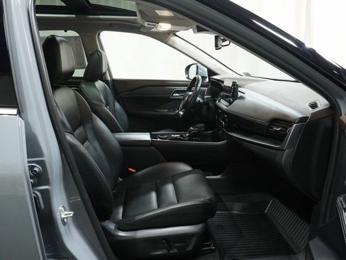 Used 2021 Nissan Rogue SL w/ Premium Package image 13