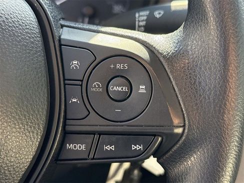 Used 2024 Toyota Corolla Cross L image 33