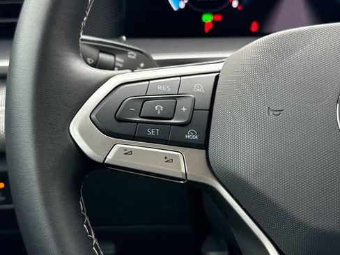 Used 2025 Volkswagen Tiguan S image 27