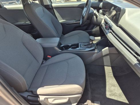 Used 2025 Kia K4 FWD image 22