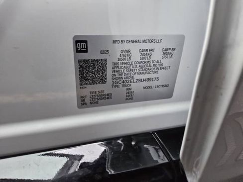 Certified 2025 Chevrolet Silverado EV RST AWD/4WD image 22