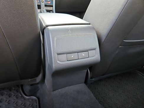 Used 2025 Volkswagen Jetta SEL image 8