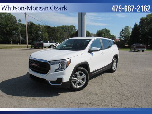 Used 2024 GMC Terrain SLE image 3