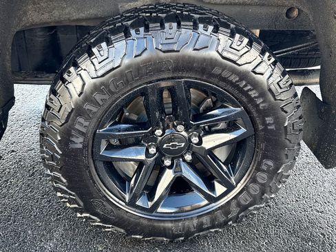 Used 2019 Chevrolet Silverado 1500 LT Trail Boss image 11