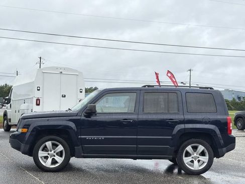 Used 2014 Jeep Patriot Latitude FWD image 9