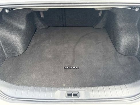 Used 2025 Nissan Altima 2.5 SV FWD image 12
