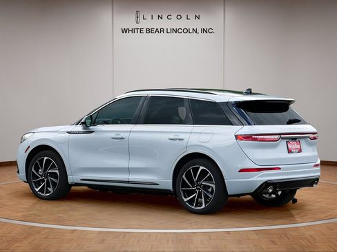 Used 2025 Lincoln Corsair Grand Touring w/ Equipment Group 302A AWD/4WD image 7