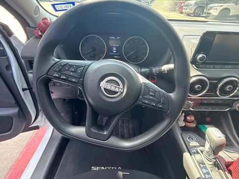 Certified 2025 Nissan Sentra S FWD image 6