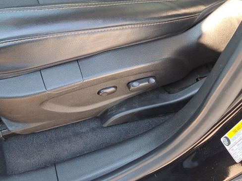 Used 2019 Chevrolet Trax LT w/ LT Convenience Package image 21