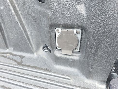 Used 2025 Chevrolet Silverado 1500 LT RWD image 13