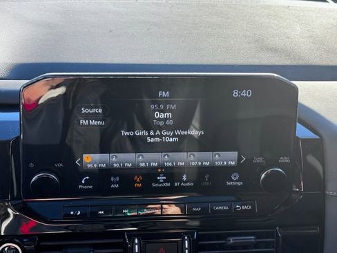 Used 2023 Nissan Pathfinder SL w/ SL Premium Package image 21