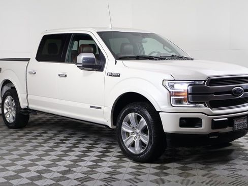 Used 2018 Ford F150 Platinum w/ Equipment Group 701A Luxury image 3