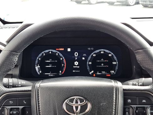 Used 2024 Toyota Tacoma TRD Off-Road AWD/4WD image 17
