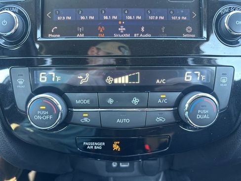 Used 2020 Nissan Rogue SV w/ Premium Package AWD/4WD image 19