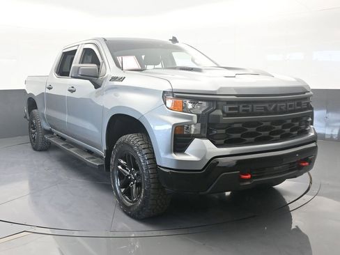 Used 2024 Chevrolet Silverado 1500 Custom Trail Boss w/ LPO, Dark Essentials Package image 9