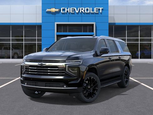 New 2026 Chevrolet Suburban LT AWD/4WD image 6
