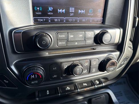 Used 2017 Chevrolet Silverado 1500 LT w/ Midnight Edition image 28