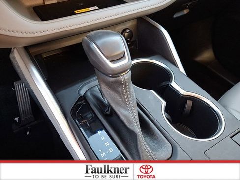 Certified 2023 Toyota Highlander L image 15