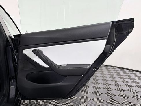 Used 2018 Tesla Model 3 Long Range AWD/4WD image 34