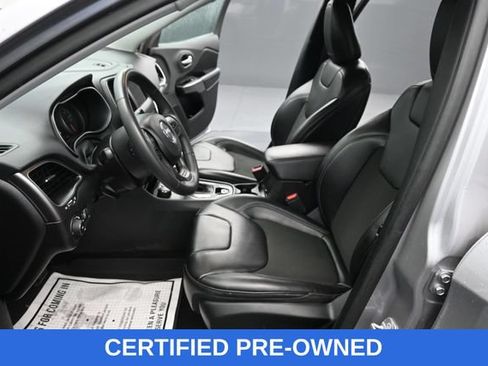 Used 2020 Jeep Cherokee Latitude Plus AWD/4WD image 12