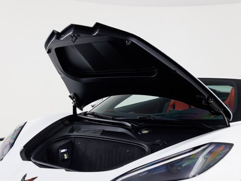 Used 2021 Chevrolet Corvette 2LT w/ Engine Appearance Package image 42