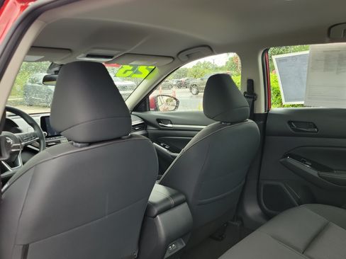 Certified 2023 Nissan Altima 2.5 SV FWD image 13