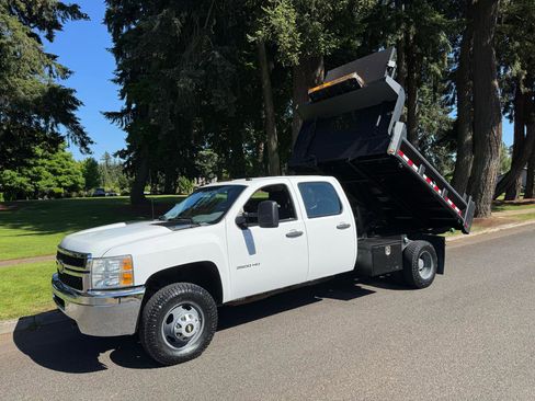 Used 2012 Chevrolet Silverado 3500 W/T RWD image 4