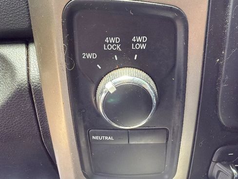 Used 2014 RAM 2500 SLT AWD/4WD image 35