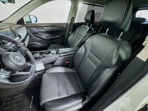Certified 2023 Nissan Rogue SV w/ SV Premium B Package AWD/4WD image 17