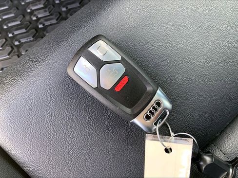 Used 2024 Audi Q5 2.0T Premium w/ Summer of Audi Package image 14