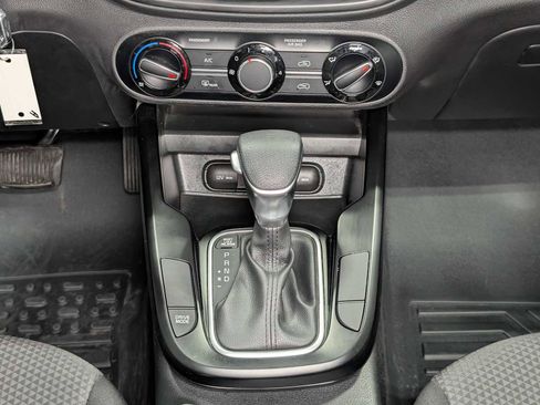 Used 2020 Kia Soul LX FWD image 19