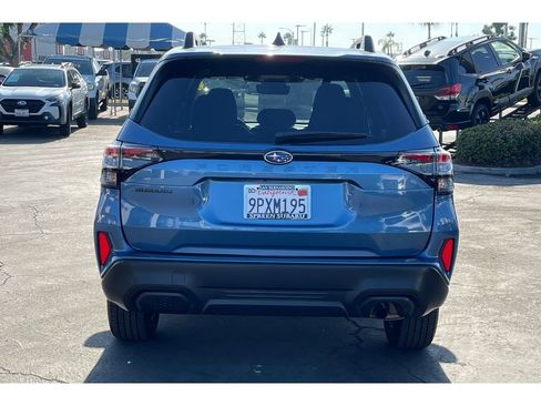 Used 2025 Subaru Forester Premium image 4