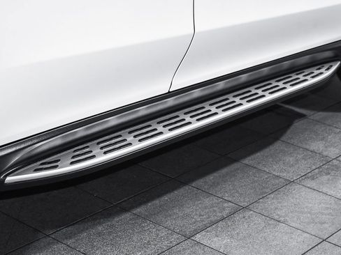 Used 2025 Mercedes-Benz GLE 350 4MATIC w/ AMG Line Exterior image 88