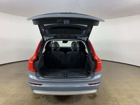 Used 2022 Volvo XC90 T5 Momentum w/ Advanced Package image 12