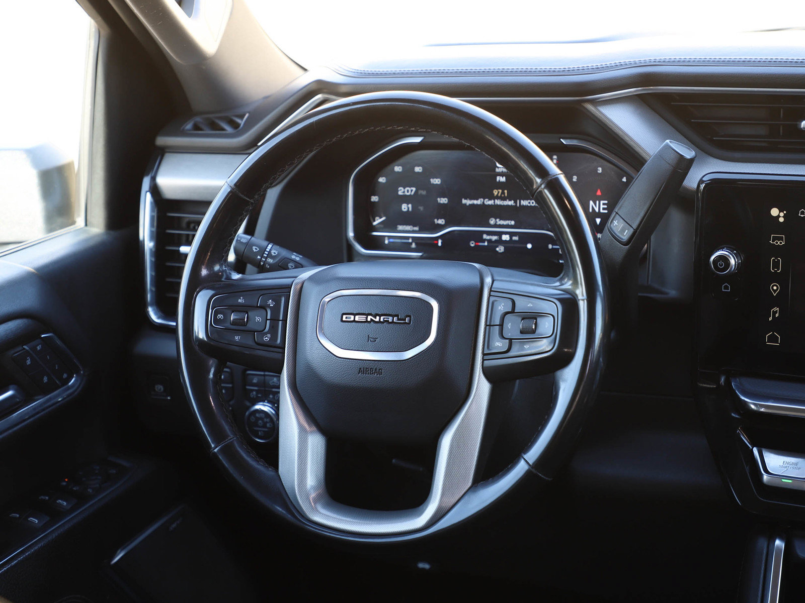 Used 2024 GMC Sierra 3500 Denali w/ Denali Reserve Package AWD/4WD image 13