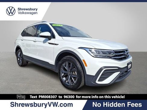 Used 2023 Volkswagen Tiguan SE image 1