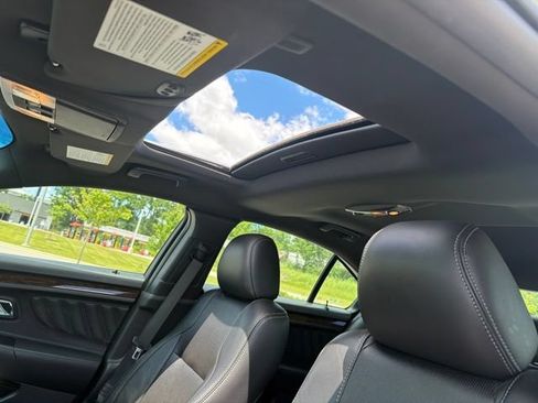 Used 2017 Ford Taurus Limited AWD/4WD image 12