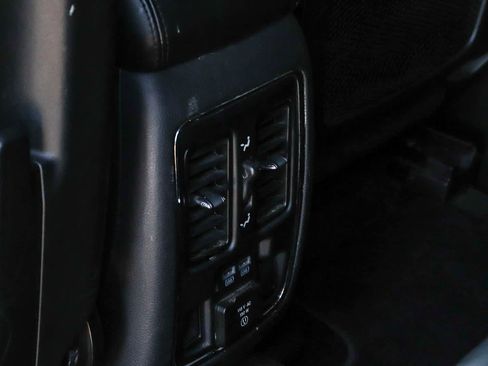 Used 2019 Jeep Grand Cherokee Limited RWD image 19