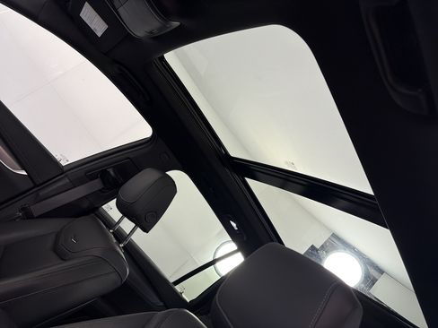 Certified 2025 Cadillac XT6 Luxury AWD/4WD image 20