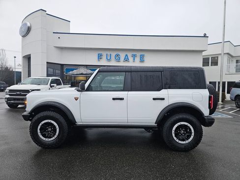 New 2025 Ford Bronco Badlands w/ Sasquatch Package image 1