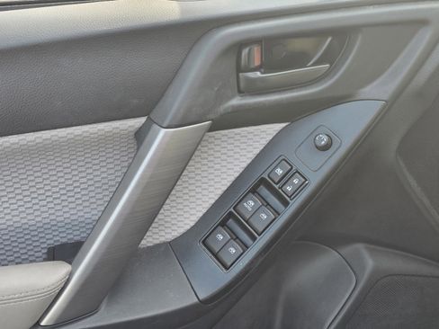 Used 2018 Subaru Forester 2.5i image 9