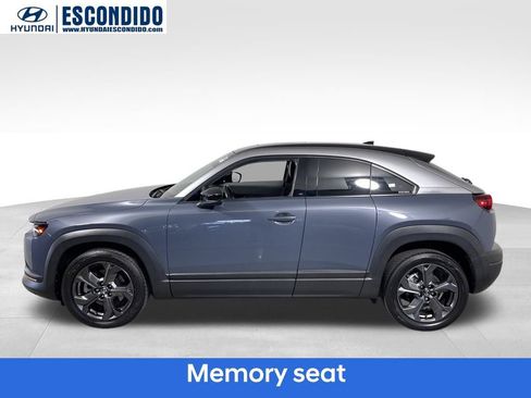 Used 2022 MAZDA MX-30 Electric w/ Premium Plus Pkg image 2
