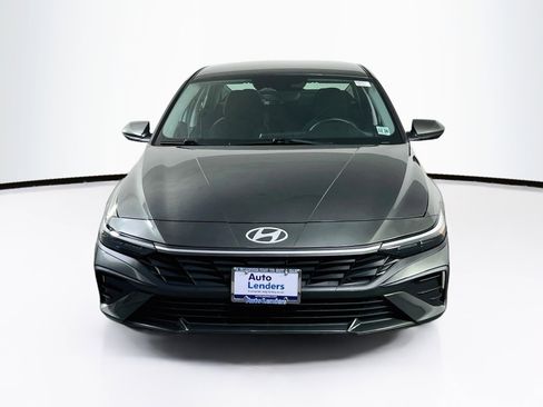 Used 2024 Hyundai Elantra SEL image 2
