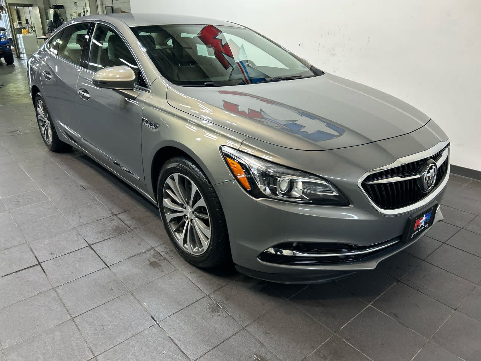 Used 2017 Buick LaCrosse Preferred FWD image 2