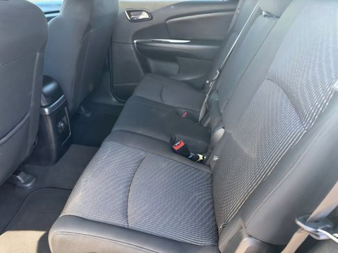 Used 2019 Dodge Journey SE image 13