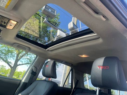 Used 2020 Toyota 4Runner TRD Off-Road Premium w/ Moonroof Package AWD/4WD image 9