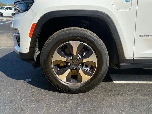 Used 2022 Jeep Grand Cherokee Limited 4xe w/ Luxury Tech Group II image 12