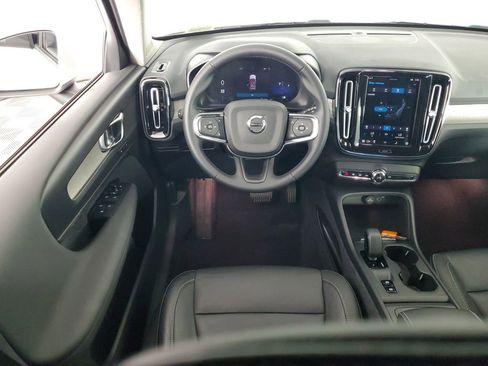 Used 2023 Volvo XC40 B5 Core w/ Climate Package image 14