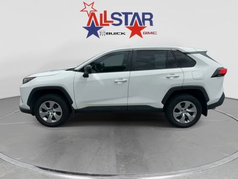 Used 2022 Toyota RAV4 LE FWD image 4