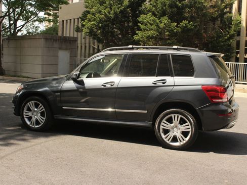 Used 2013 Mercedes-Benz GLK 350 4MATIC w/ Premium 1 Pkg w/o Sunroof image 9